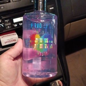 Prideful shower set
